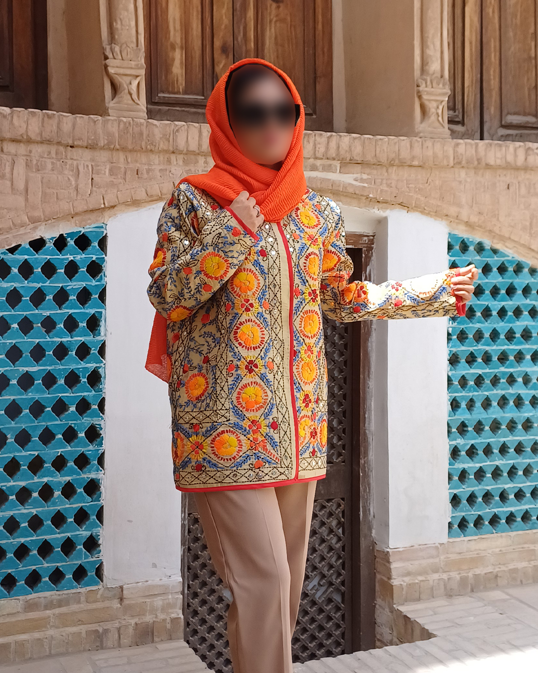 کت گلدوزی شده با دست